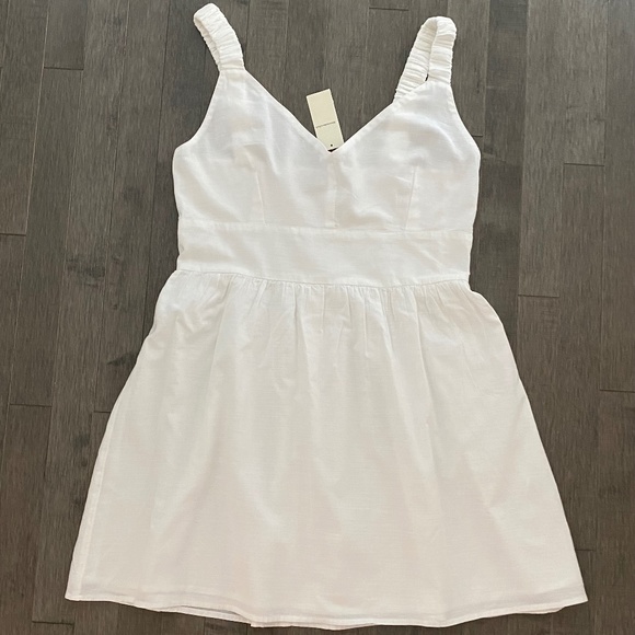 Abercrombie & Fitch Dresses & Skirts - Abercrombie & Fitch White Lined Dress